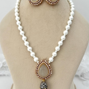 Perle Kundan lange Perlenkette / indischer Schmuck / goldene lange Halskette / Rani haar / indische Hochzeit / Brauthalskette / golden und weiß
