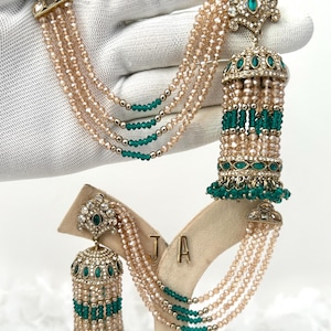 Gorgeous antique/dull gold Bahubali Earrings/ Indian/Pakistani Bridal Jhumka/ celebrity/Bollywood earring/ Earrings with sharey / 3 color