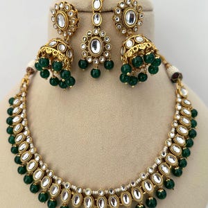 Gorgeous Kundan Necklace set/ Bridesmaids Sets/ Indian/Pakistani/Punjabi weddings/ celebrity/Bollywood jewelry/ Pakistani jewelry/ emerald