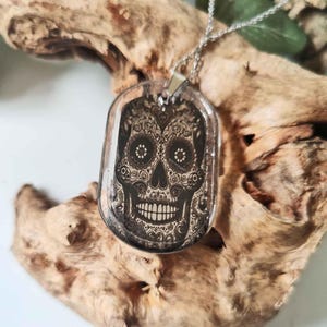 Handmade Resin Necklace with Skull Engraving & Gold Flakes – Unique Day of the Dead Inspired Pendant By R&#39;Laith