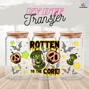 Envoltório UV DTF Rotten to the Core | Adesivo de copo de vidro de Halloween | Design de morcegos e maçãs envenenadas | Envoltório de copo de 16 oz | Copos assustadores de outono