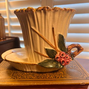 Vintage McCoy Leaves and Berries Planter - McCoy Christmas Planter
