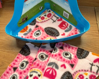 Corner Litter Pee Pads, Set of 4, Ready to ship, Eco Friendly, Pink Owls