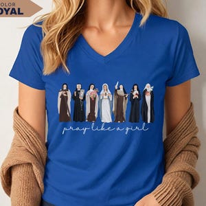 Catholic Saint Pray Like a Girl T-Shirt: Women's V-Neck Christian Tee afbeelding 12