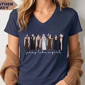 Catholic Saint Pray Like a Girl T-Shirt: Women's V-Neck Christian Tee afbeelding 1