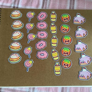 Pegatinas impermeables de comida de Kirby // Juego de 30 pegatinas