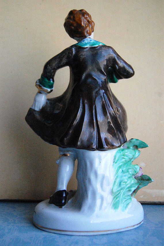 置物 Vintage ceramic figurin Vintage Ceramic Figurine Porcelain Courtier Noble Man Meissen