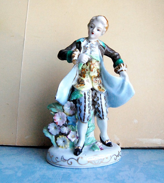 Vintage Ceramic Figurine Porcelain Courtier Noble Man Meissen Dresden Style  1950s Occupied Japan 