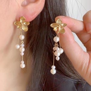 Gold Flower Drop Earrings,Elegant Real Freshwater Pearl Earrings,Dlicate Wedding Earrings,Bridal Jewelry,Wedding & Bridesmaid Gifts