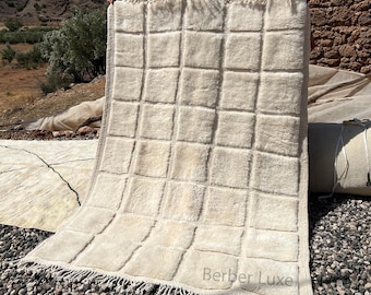 Handmade Moroccan White Wool Area Rug: Plush Shag Carpet