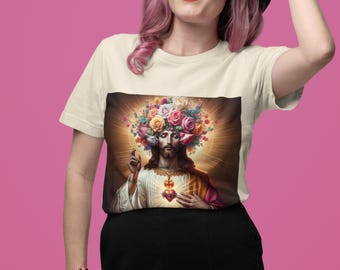 Könnte beinhalten: Ein weißes T-Shirt mit einer bunten Blumenkrone auf dem Kopf einer Person. Die Person trägt einen schwarzen Rock und hat rosa Haare. Das Bild zeigt eine Person, die ein T-Shirt mit einer Blumenkrone auf dem Kopf trägt.