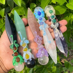 5.5inches Natural Quartz knife,quartz crystal,Home Decoration,hand carved,crystal Dagger,Halloween gift 1pc