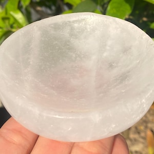 3.3&#39;&#39;+ Natural Clear crystal,quartz crystal,Hand carved bowl,Home Decoration,hand carved,crystal bowl,Crystal Gifts 1pc