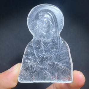 3.1&#39;&#39;+ Natural Clear crystal,quartz crystal,Virgin Mary skull,Home Decoration,hand carved,crystal Virgin Mary,Crystal Gifts 1pc