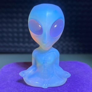 2.3&#39;&#39;+ Opal crystal,quartz crystal,alien skull,Home Decoration,hand carved,crystal alien,Crystal Gifts 1pc