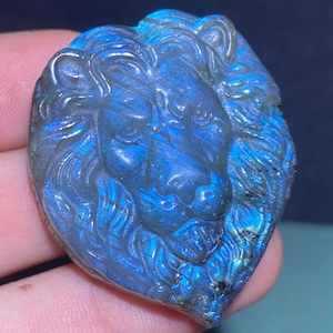 Hand Carved Labradorite Lion Skull: Natural Crystal Home Decor (1.6")