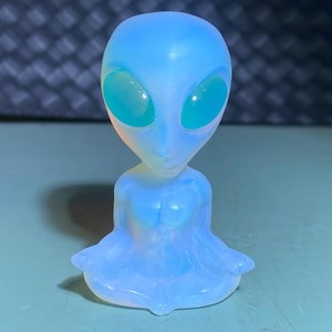 2.3&#39;&#39;+ Opal crystal,quartz crystal,alien skull,Home Decoration,hand carved,crystal alien,Crystal Gifts 1pc