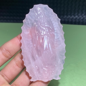 3.8&#39;&#39;+ Natural Pink Rose crystal,quartz crystal,Virgin Mary skull,Home Decoration,hand carved,crystal Virgin Mary,Crystal Gifts 1pc