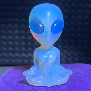 2.3&#39;&#39;+ Opal crystal,quartz crystal,alien skull,Home Decoration,hand carved,crystal alien,Crystal Gifts 1pc