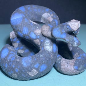 2.8&#39;&#39; Natural Flash point stone,quartz crystal,Snake skull,Home Decoration,hand carved,crystal Snake,Crystal Gifts 1pc
