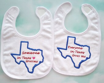 Baby bib for Texas. Gift for baby, baby shower gift, Embroidered baby bib with saying "Someone in Texas loves me", customize this  KBD20146