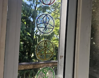 マジックハウス グリフ スペルシンボル ウィンドウクリング サンキャッチャー ステッカー - 再利用可能で賃貸でも安心
