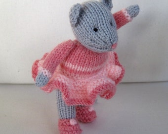 Darcy the Dancing Mouse - 7" (18cm) doll knitting pattern - INSTANT DOWNLOAD