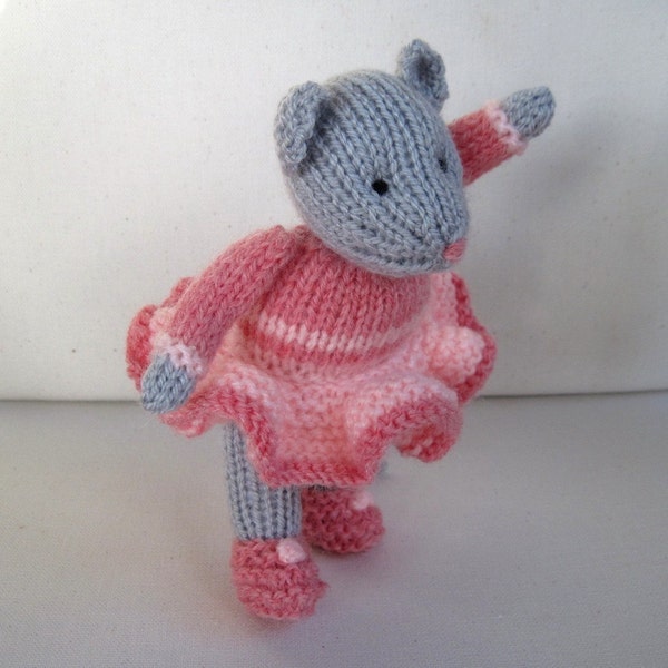 Darcy the Dancing Mouse - 7" (18cm) doll knitting pattern - INSTANT DOWNLOAD