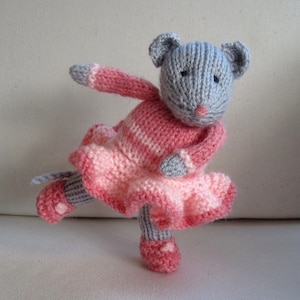 Darcy the Dancing Mouse - 7" (18cm) doll knitting pattern - INSTANT DOWNLOAD