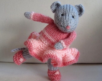 Darcy the Dancing Mouse - 7" (18cm) doll knitting pattern - INSTANT DOWNLOAD