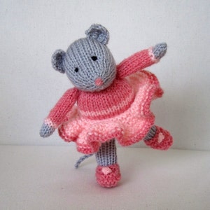 Darcy the Dancing Mouse - 7&quot; (18cm) doll knitting pattern - INSTANT DOWNLOAD