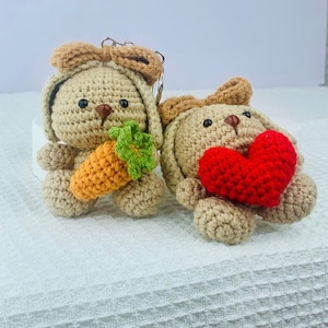 Handmade Crochet Bunny Keychain, Cute Amigurumi Rabbit with Carrot or Heart, Personalized Gift for Bunny Lovers, Bag Charm, Easter Accessory
