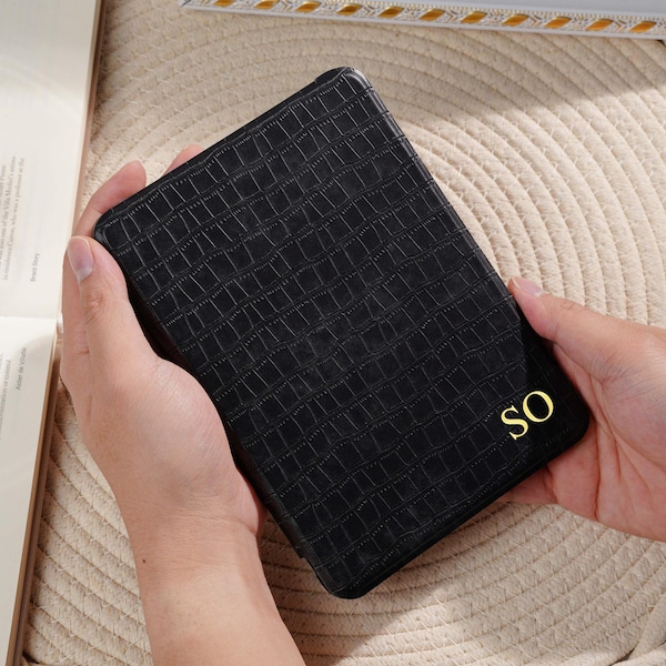 Retro Crocodile Pattern Leather Kindle Case, Kobo Libra Color 7" Case with Built-in hand strap, Kindle 11th 6" 2024 Case, Gift for her