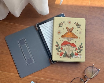 Enchanted Forest Kindle Paperwhite Case: Magnetic/Clear Back Cover