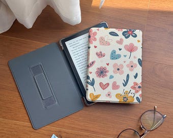 Floral Kindle Paperwhite 12th Gen Case: Magnetic/Clear Back Cover