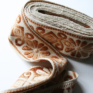 Wide Vintage Upholstery Trim Floral Brown and Cream Ombre Design 4 Meters