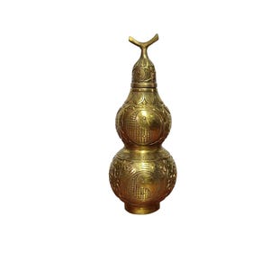 Vintage pure copper gourd, auspicious ornaments, meaning fortune, attracting wealth and good luck, symbolizing good luck and abundance