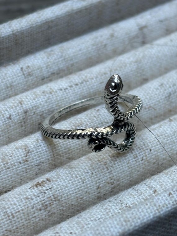 Silver Snake Ring Size 7 - image 2