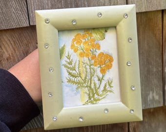 Tiny Floral Frame
