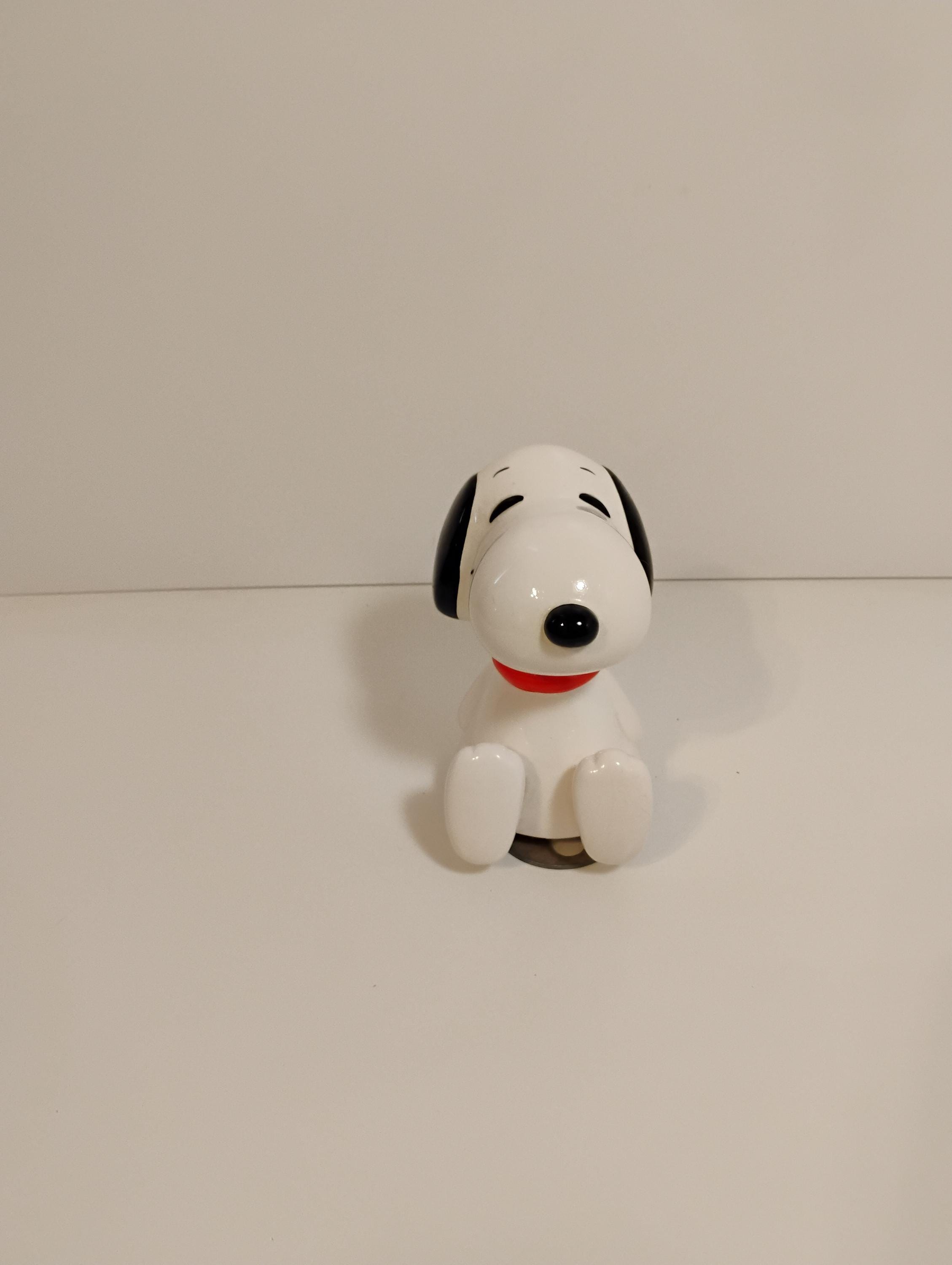 SNOOPY　1965 1966 made in USA 1966 United Feature Syndicate Peanuts Snoopy Wind Up Toy 3