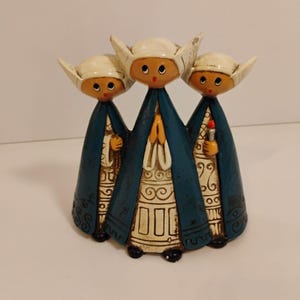 Vintage Singing Butterfly Singing Nuns Chalkware, Blue MCM