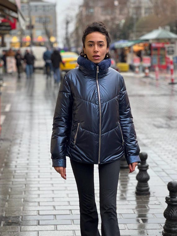 Damen Navy Puffy Lederjacke mit weichem Kaninchenfell-Kragen