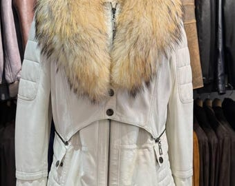 White Lambskin Leather Jacket with Detachable Vest & Real Fox Fur Collar | Handmade Women&#39;s Leather Coat | Custom Size Winter Outerwear