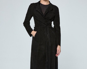 Trenchcoat van zwart suèdeleer, lange jas van echt lamsleer met riem