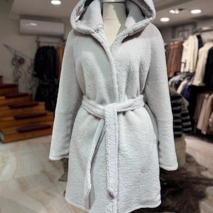 Women’s Reversible Long Shearling Coat – Genuine Lambskin Leather Winter Jacket with Hood & Belt – Warm Wool Lined Outerwear