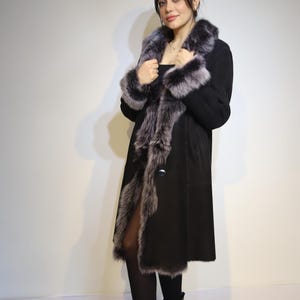 Women’s Black Toscana Sheepskin Coat – Handmade Shearling Winter Jacket – Real Leather Warm Outerwear – Elegant Long Coat for Cold Weather