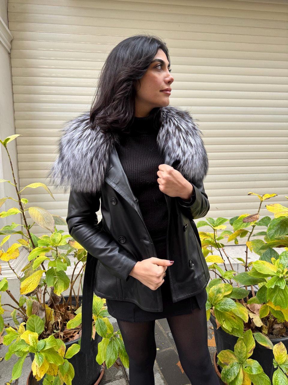 ハンドメイドラムスキンレザージャケット：フォックスファーカラー付き