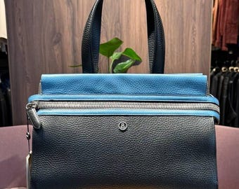 ターコイズ本革トートバッグ：ソフトブルーレザーショッパー - Etsy 日本