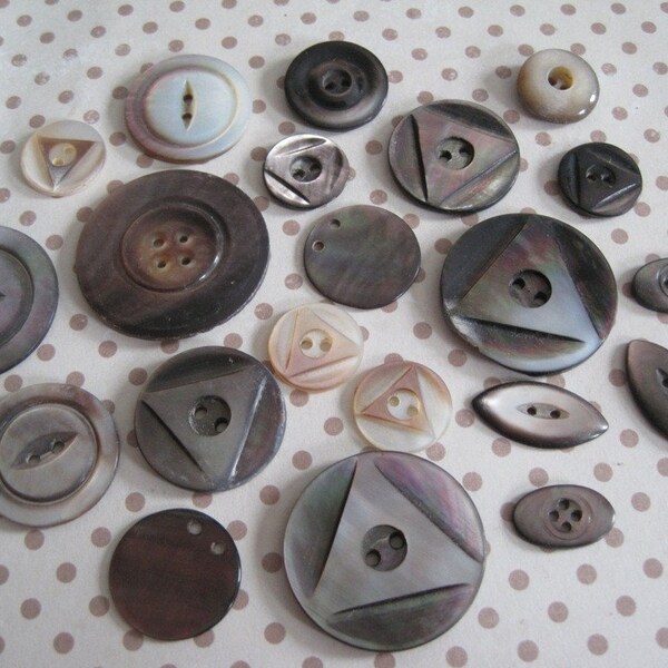 Assorted Vintage Pearl Buttons