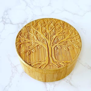 Tree of Life Wooden Box – Round Carved Trinket Box for Jewelry, Keepsakes, or Gift Giving, Nature-Inspired Storage Decor
